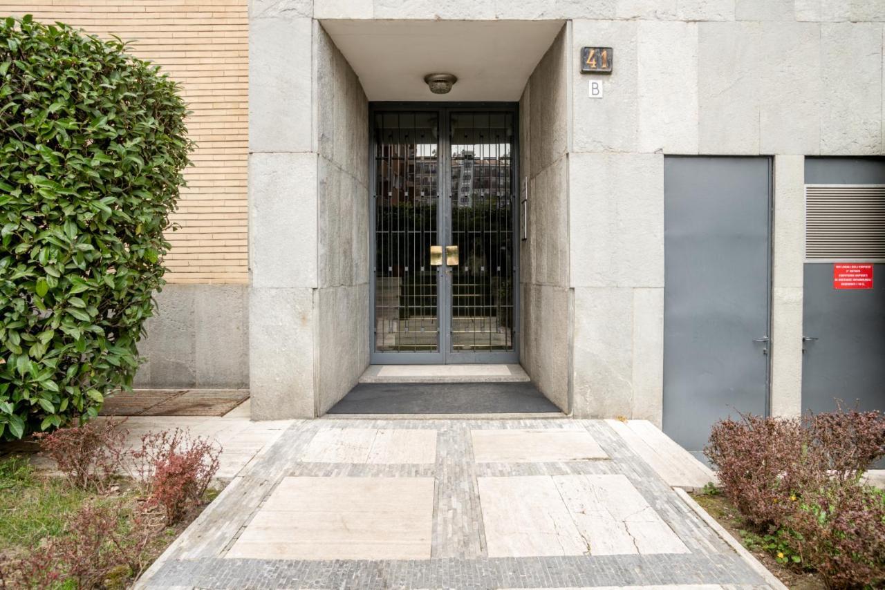 דירות מילאנו Elegante Bilocale In Zona Tortona מראה חיצוני תמונה